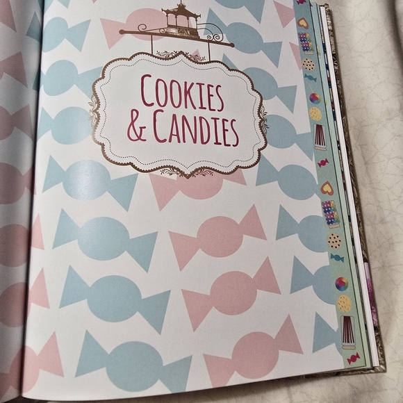 Eat Like a Gilmore Daily Cravings Cookbook by Kristi Carlson - Picture 5 of 9